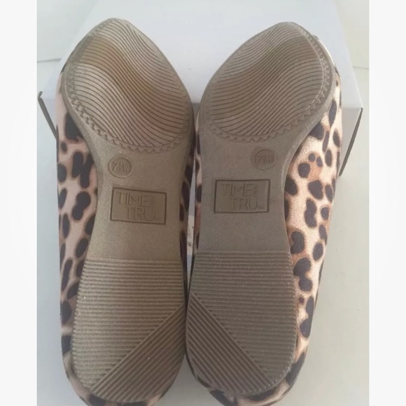 Time and Tru Leopard Animal Feather Print Flats Size 7.5W NEW - Picture 8 of 11